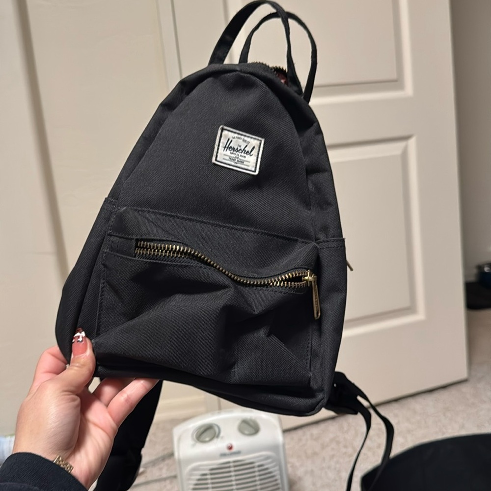 Herschel Mini Nova in Black